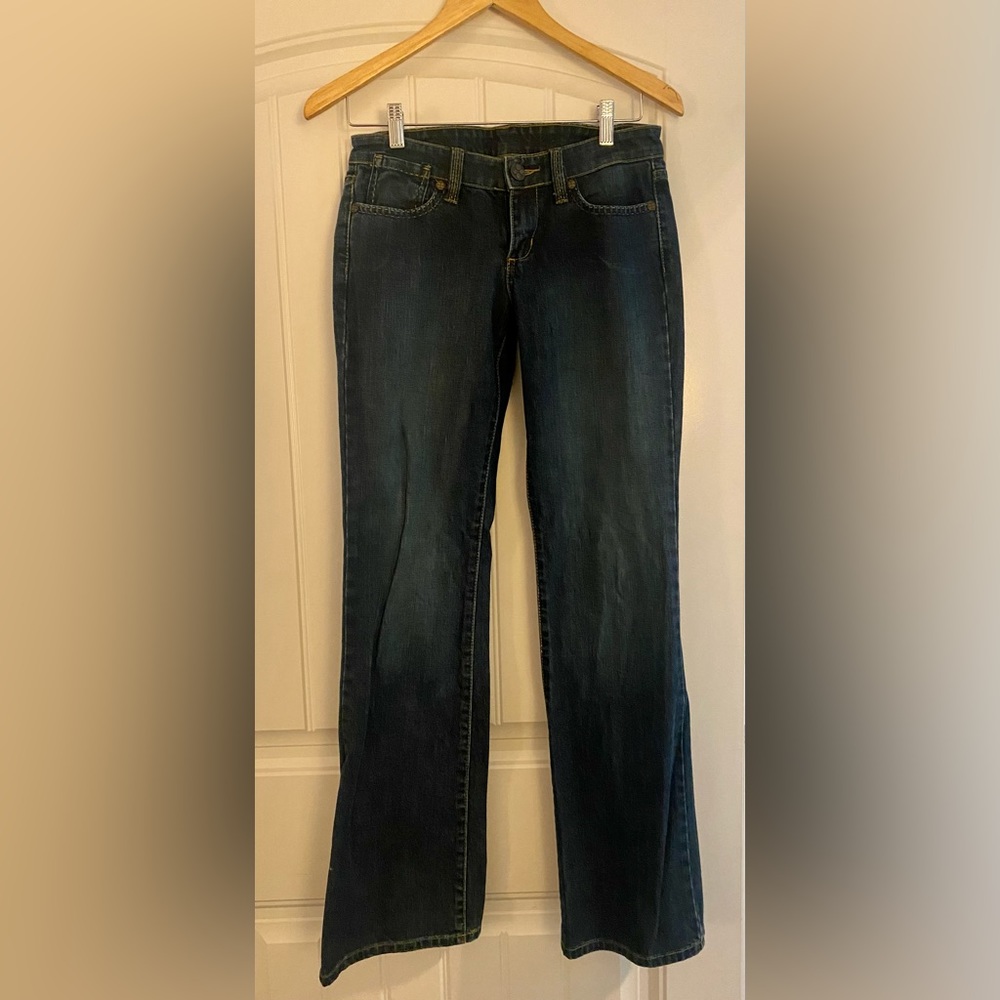 BCBG size 26 Agnes Bootcut Jeans Medium Blue